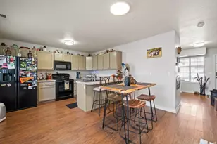 179 W 2525 N, Harrisville, UT 84414 - Photo 8