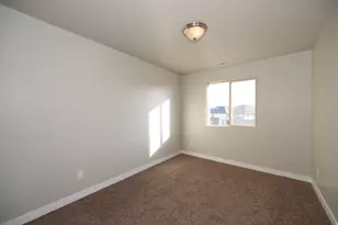 4088 E Oakland Hills Dr, Eagle Mountain, UT 84005 - Photo 30