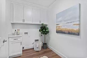 6080 W McLaren Ln, West Valley, UT 84128 - Photo 8