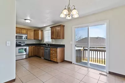 8961 S Mayflower St, West Jordan, UT 84088 - Photo 6