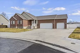 8961 S Mayflower St, West Jordan, UT 84088 - Photo 2