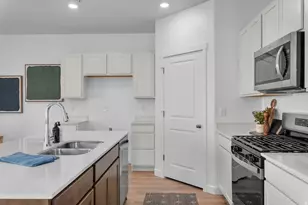 305 E Levengrove Dr, Lehi, UT 84048 - Photo 10