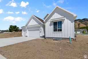 626 S 125 E, Hyde Park, UT 84318 - Photo 2