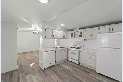 254 Fremont Way, Layton, UT 84041 - Photo 2
