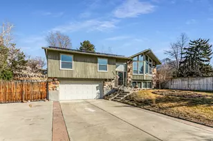 2547 E Falcon Wy, Sandy, UT 84093 - Photo 2