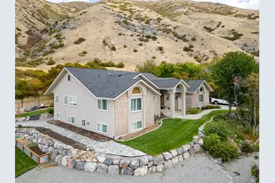 2080 Spring Oaks Dr, Springville, UT 84663 - Photo 2