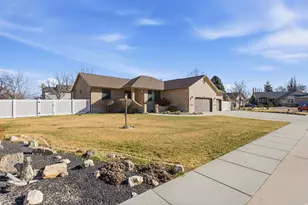 10071 S Bingham Miner Ct, South Jordan, UT 84095 - Photo 4