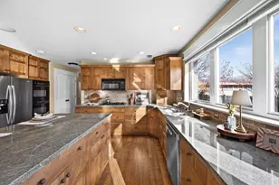 2439 E Woodwillow Circle, Salt Lake City, UT 84109 - Photo 20