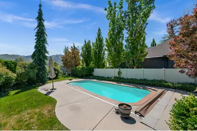 2439 E Woodwillow Cir, Salt Lake City, UT 84109 - Photo 42