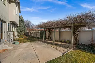2439 E Woodwillow Circle, Salt Lake City, UT 84109 - Photo 38