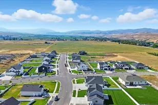 590 S 400 E, Hyrum, UT 84319 - Photo 52