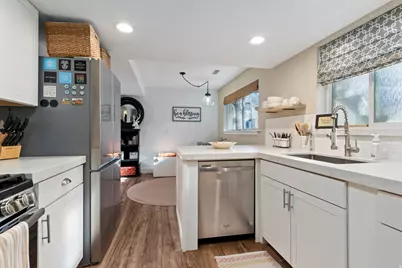 2615 E Canterbury Ln S, Cottonwood Heights, UT 84121 - Photo 8