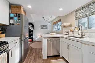 2615 E Canterbury Ln S, Cottonwood Heights, UT 84121 - Photo 8