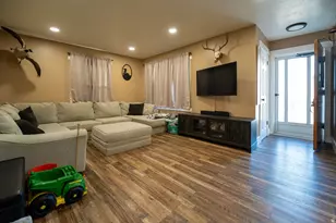 5468 S 2375 W, Roy, UT 84067 - Photo 4