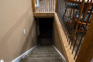 5468 S 2375 W, Roy, UT 84067 - Photo 10