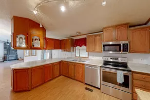 718 S State St, Genola, UT 84655 - Photo 2