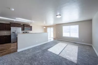 757 W Gallant Dr, Bluffdale, UT 84065 - Photo 2