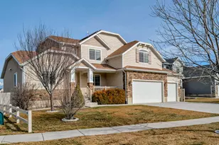 7592 N Evans Rnch Dr, Eagle Mountain, UT 84005 - Photo 2