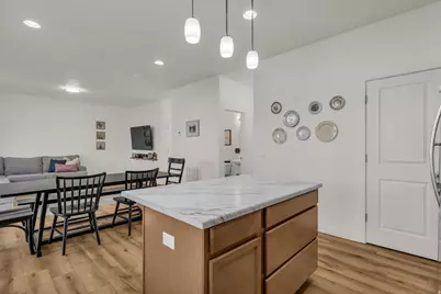 1954 W Parkview Dr, Syracuse, UT 84075 - Photo 8