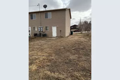 256 W 350 N #D, Vernal, UT 84078 - Photo 2