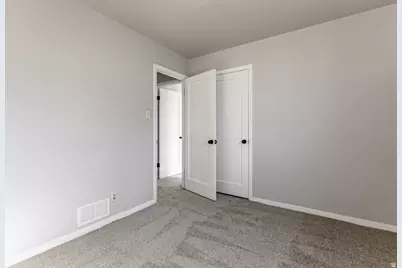 5019 S 500 W, Washington Terrace, UT 84405 - Photo 16