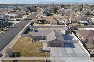 5581 S 100 W, Washington Terrace, UT 84405 - Photo 4