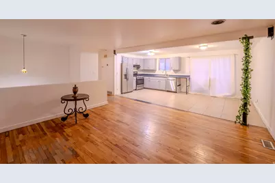 10522 S Amaryllis St, Sandy, UT 84094 - Photo 6