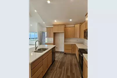 224 E 850 St N #D, Tooele, UT 84074 - Photo 4