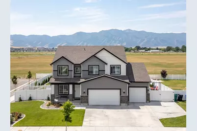 412 S 1170 E, Hyrum, UT 84319 - Photo 2