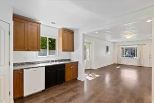 73 E 400 S, Logan, UT 84321 - Photo 6