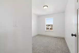 860 E 250 N, Hyrum, UT 84319 - Photo 12