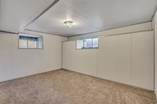 220 E Pioneer Ave, Sandy, UT 84070 - Photo 26