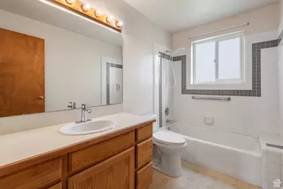 638 N 800 W, Centerville, UT 84014 - Photo 16