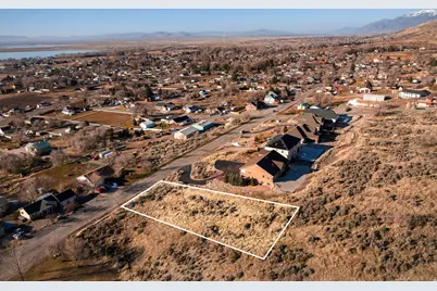 405 S 200 E #4, Willard, UT 84340 - Photo 2