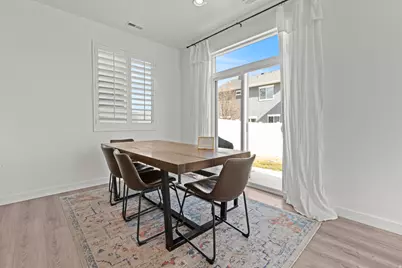 1912 W Parkview Dr, Syracuse, UT 84075 - Photo 8