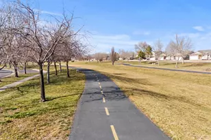 1912 W Parkview Dr, Syracuse, UT 84075 - Photo 24