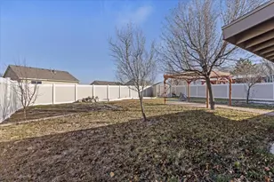 13867 S Mary Loraine Cir W, Herriman, UT 84096 - Photo 14