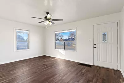 842 E 1000 S, Clearfield, UT 84015 - Photo 2