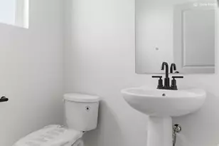 1131 E Blackfeet Dr, Eagle Mountain, UT 84005 - Photo 14