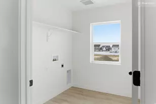 1131 E Blackfeet Dr, Eagle Mountain, UT 84005 - Photo 6