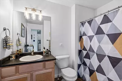 1049 Allington Dr, North Salt Lake, UT 84054 - Photo 14