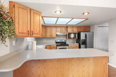 147 N 200 E, Orem, UT 84057 - Photo 6