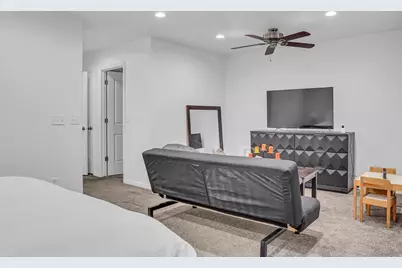 929 N Farmington Xing, Farmington, UT 84025 - Photo 14