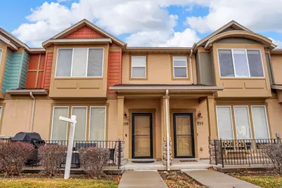 929 N Farmington Xing, Farmington, UT 84025 - Photo 1