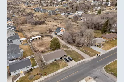 711 E 400 N, Springville, UT 84663 - Photo 34