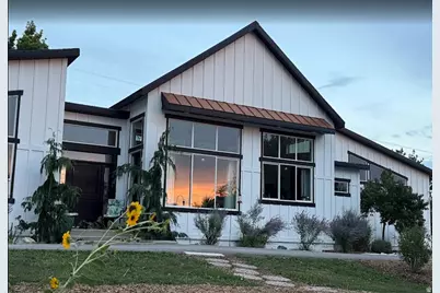 711 E 400 N, Springville, UT 84663 - Photo 2