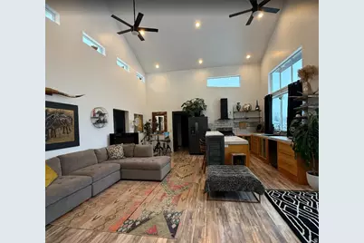 711 E 400 N, Springville, UT 84663 - Photo 2