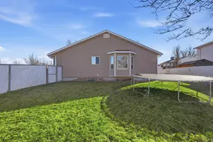 2611 W 1675 N, Clinton, UT 84015 - Photo 38
