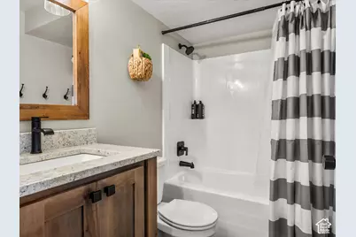 660 N Cambry Dr, Garden City, UT 84028 - Photo 38
