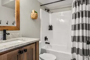 660 N Cambry Dr, Garden City, UT 84028 - Photo 38